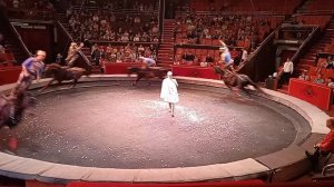 ДЖИГИТЫ И ИХ СКАКУНЫ