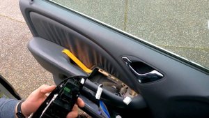 HONDA ODYSSEY РЕМОНТ СТЕКЛОПОДЪЁМНИКА. РАБОТАЕТ ТОЛЬКО ОДИН СТЕКЛОПОДЪЕМНИК (Одисей 2007)