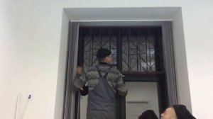 Установка решеток внутри помещения