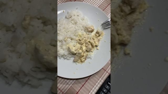 На ужин-рис жасмин, курица в сливках, перец с дачи #лайфстайлблог #едимвкусно #блоггер #ужиндома?