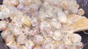 Если надоели обычные пельмени то попробуйте приготовить. ЖАРЕНЫЕ ПЕЛЬМЕНИ С СЫРОМ  В СЛИВОЧНОМ СОУС