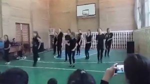 Легкий танец для подростков . Для разных конкурсов.