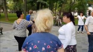 КАТЯ,КАТЯ,БЕЛЫЕ ЦВЕТОЧКИ!!!ТАНЦЫ ВОЗЛЕ МАРКА БЕРНЕСА!!!