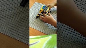 Эйфелева башня из лего