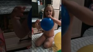 Видеоурок "Как надувать шары"