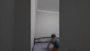 Я прыгаю на кровати смешное видео (: