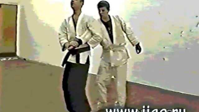 Милицейский рычаг. Конвоирование. Травма. Бросок.