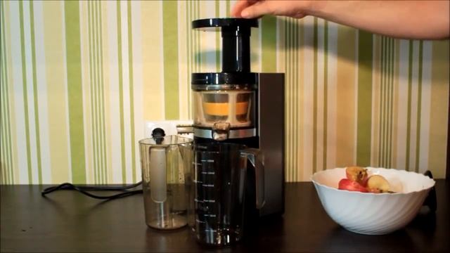 Как работает соковыжималка Zelmer JuiceMaker JP 1500 смотреть онлайн
