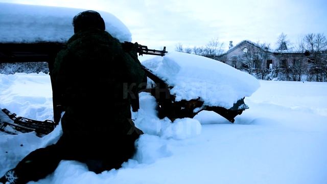 Мотострелки Северного флота отрабатывают навыки по штурму и захвату зданий