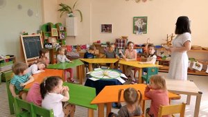 Интеллектуальная развлекательная игра для дошкольников. Играют дети против родителей.