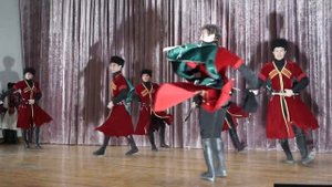 НАРОДНО ХОРЕОГРАФИЧЕСКИЙ АНСАМБЛЬ ТЕМИРХАН ШУРА СТАРИННЫЙ КУМЫКСКИЙ ТАНЕЦ С КИНЖАЛАМИ