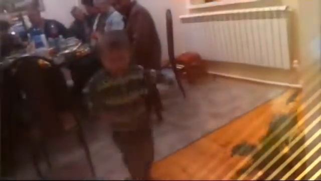 Чеченский мальчик танцует лезгинку смотреть онлайн