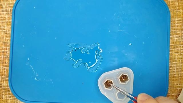 Шишка в эпоксидной смоле. смотреть онлайн