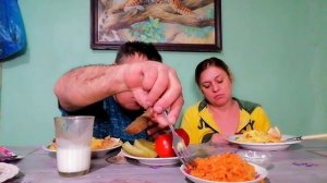 МУКБАНГ / Кто не работает тот ест Стиль такой