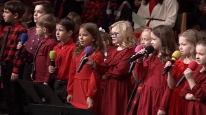 Пение «Песенка про ангелов» — группа детей