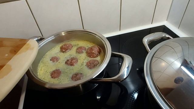 Какое вкусное блюдо можно приготовить на обед "Тефтели с начинкой внутри"