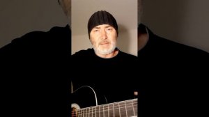 Разбросала косы русые берёза