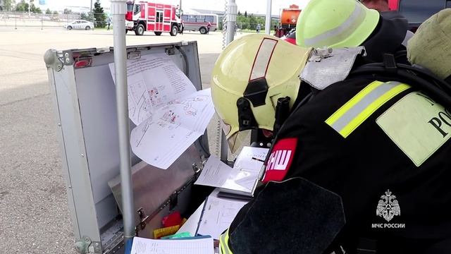 #МоментыСлужбы –  пожарные и спасатели отработали несколько условных ЧС