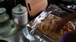 Куриные крылышки маринованные и тушёные в фольге в духовке.
