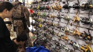 Рыболовный опт - рынок в городе Иу, Китай