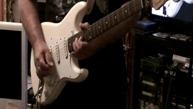 papatom609 plays jazz on a mid 80's WHITE FENDER MIJ SQUIER смотреть онлайн