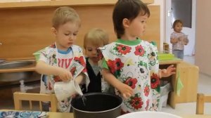 Монтессори-группа 1,4-3 года. Что происходит внутри.