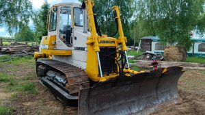 Работа бульдозера LIEBHERR PR712