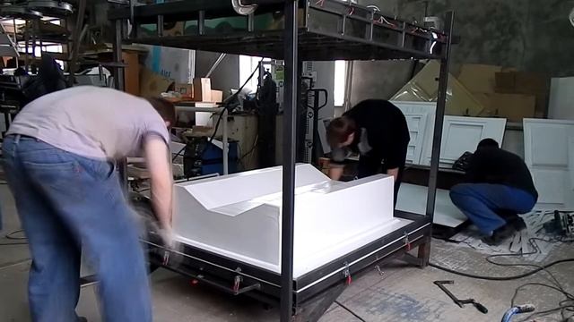 Производство формы для прикромочного дорожного лотка. Вакуумная формовка пластика на заказ