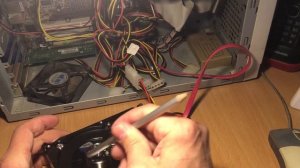 Включаю, вскрытый жёсткий диск, что внутри ? Как всё работает ? Turn it on, open hard drive, what '