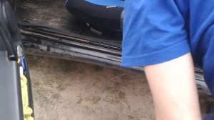 ВАЗ 2113,  ржавчина под накладкой порога