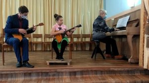 Р.Н.П. в обр. И. Шелмакова "Вдоль по улице в конец", Д.  Кабалевский "Клоуны"