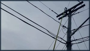 Электрическая дуга на опоре ЛЭП 15 кВ