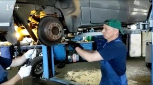 Hyundai Grand Starex: Тормозные диски. Сложное снятие.
