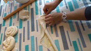 мясной пирог из слоеного дрожжевого теста