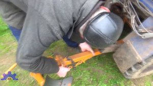 Плуг для самодельного трактора переломки. Дизельный минитрактор, сделанный своими руками 9 лет наза