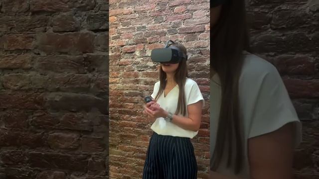Прокачай навыки публичных выступлений в VR-очках от ВШМ СПбГУ #shorts