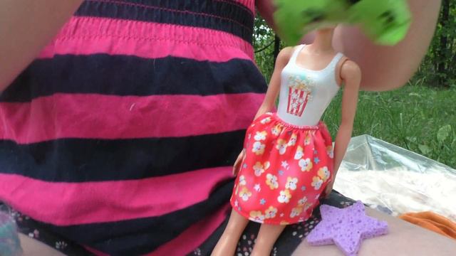 СЮРПРИЗ КУКЛЫ БАРБИ!!!2 СЕРИЯ/Barbie Surprise Doll Color Reveal Series 2/Отдых на даче смотреть онлайн