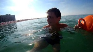 Доплыли до буйка! Водичка супер прозрачная! Июль в Евпатории! Крым! Море!