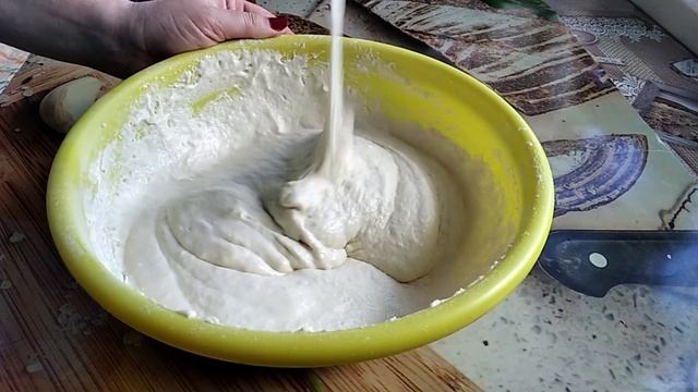 Пышные блины на кефире (пузатые).