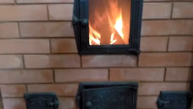 Отопительная печь на берегу реки Уча. смотреть онлайн