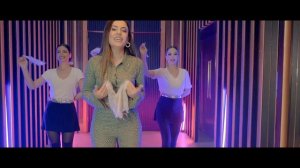 Eşarbını Yan Bağlama - Aylin Demir