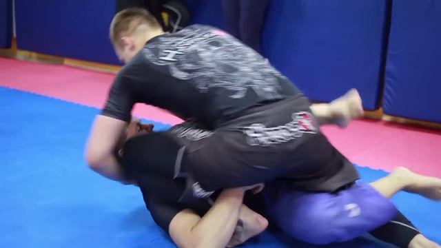 Зал Грэпплинга и Джиу Джитсу в спортивном зале "Колизей" смотреть онлайн