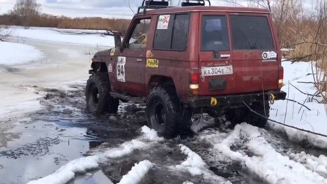Поставили 35/13.5/15 питбули на ТЛК 70 , на тесте присутствовали Нива борт 001 и тойота FJcruiser !