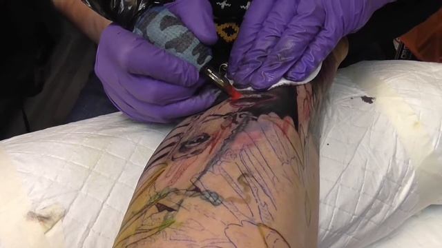 Перекрытие старой татуировки цветом. 1 сессия смотреть онлайн