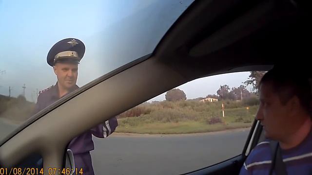 Водитель полицейскимДА ВЫ СОВСЕМ ОФИГЕЛИ !