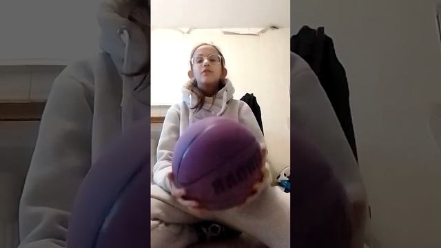 первое видео на канале/обзор на мяч размер 6 (женский мяч) смотреть онлайн