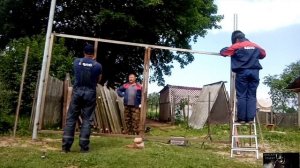 Распашные ворота, с встроенной калиткой, из профильной трубы, своими руками.