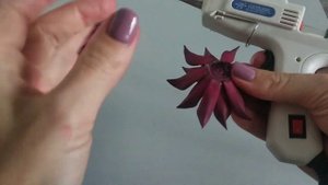 Георгин из китайского фоамирана 1 мм для плоской основы. Брошь, резинка, заколка, повязка DIY.