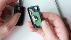 How to Replace the Key Fob Battery for a Peugeot 5008