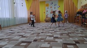 Танец с куклами на День Матери в детском саду